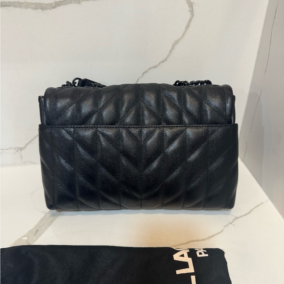 Karl Lagerfeld bag. It comes with dust bag. - Picture 3 of 8